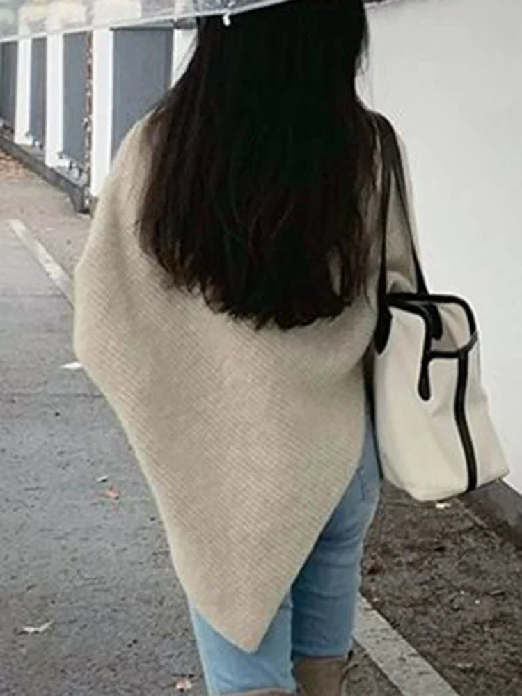 Maria José | Irregular high collar
