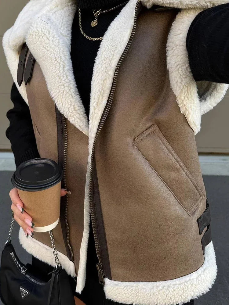 Delia | Women's vest made of imitation suede with lapel collar