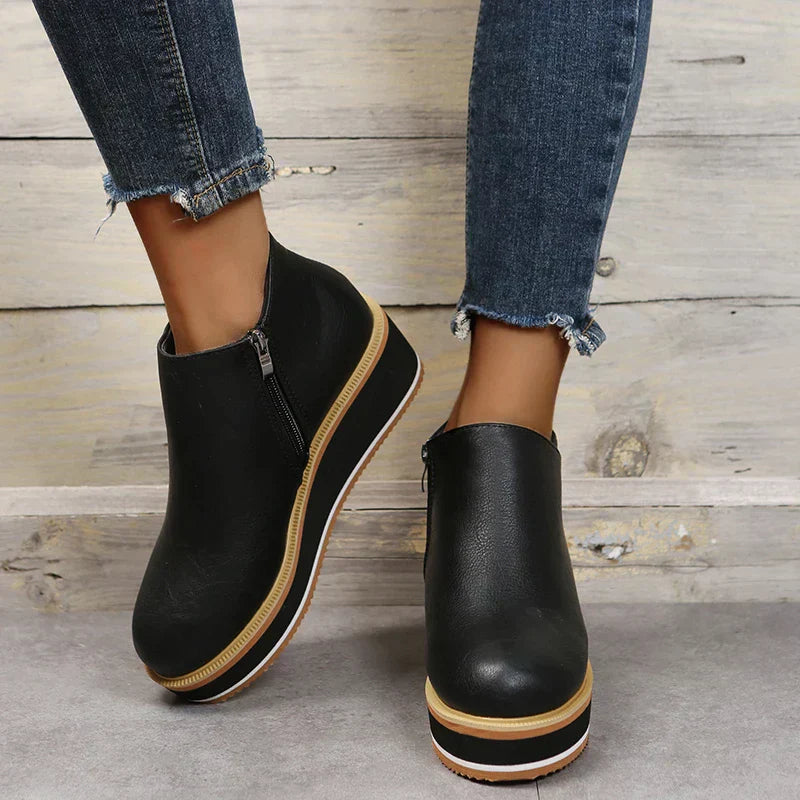 Cristina | Durable and supportive orthopedic boots