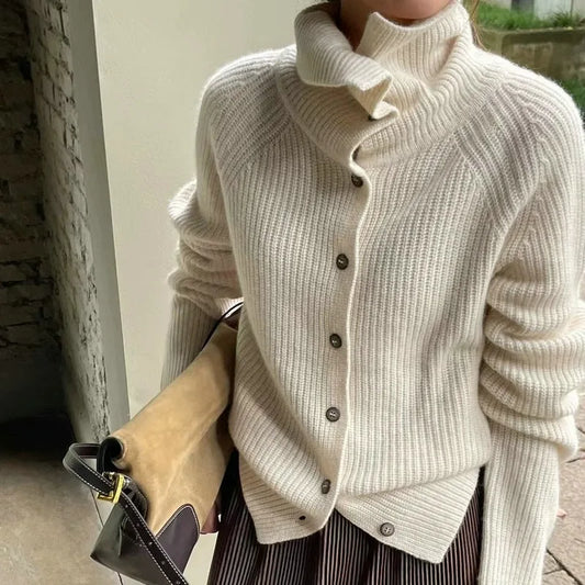 Yasmina | Elegant turtleneck vest for women