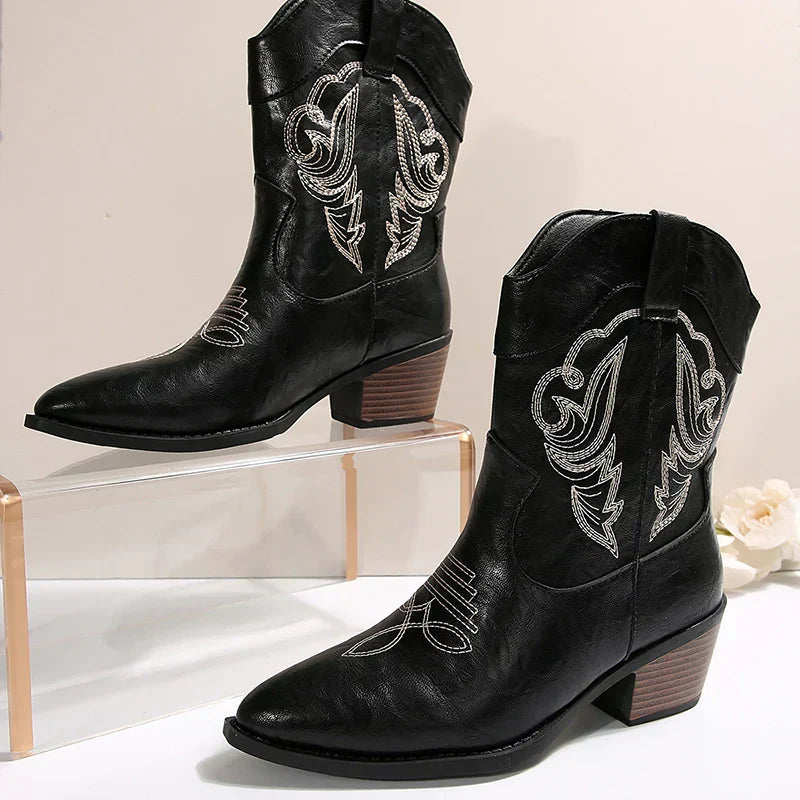 Noelia | Supportive, lightweight orthopedic boots