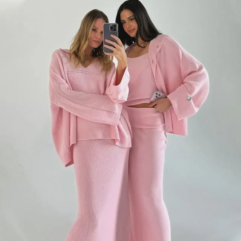 Ramona | Knitted set consisting of a loose sweater and long skirt