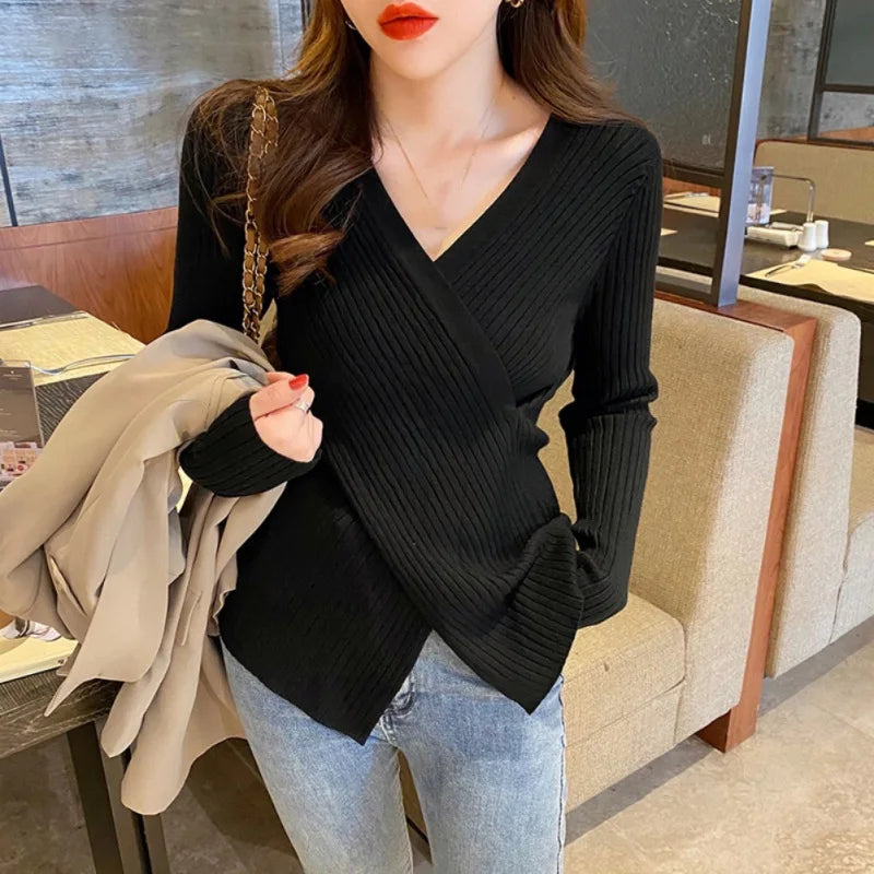 Cristiana | Women's knitted sweater with long sleeves and V-neck