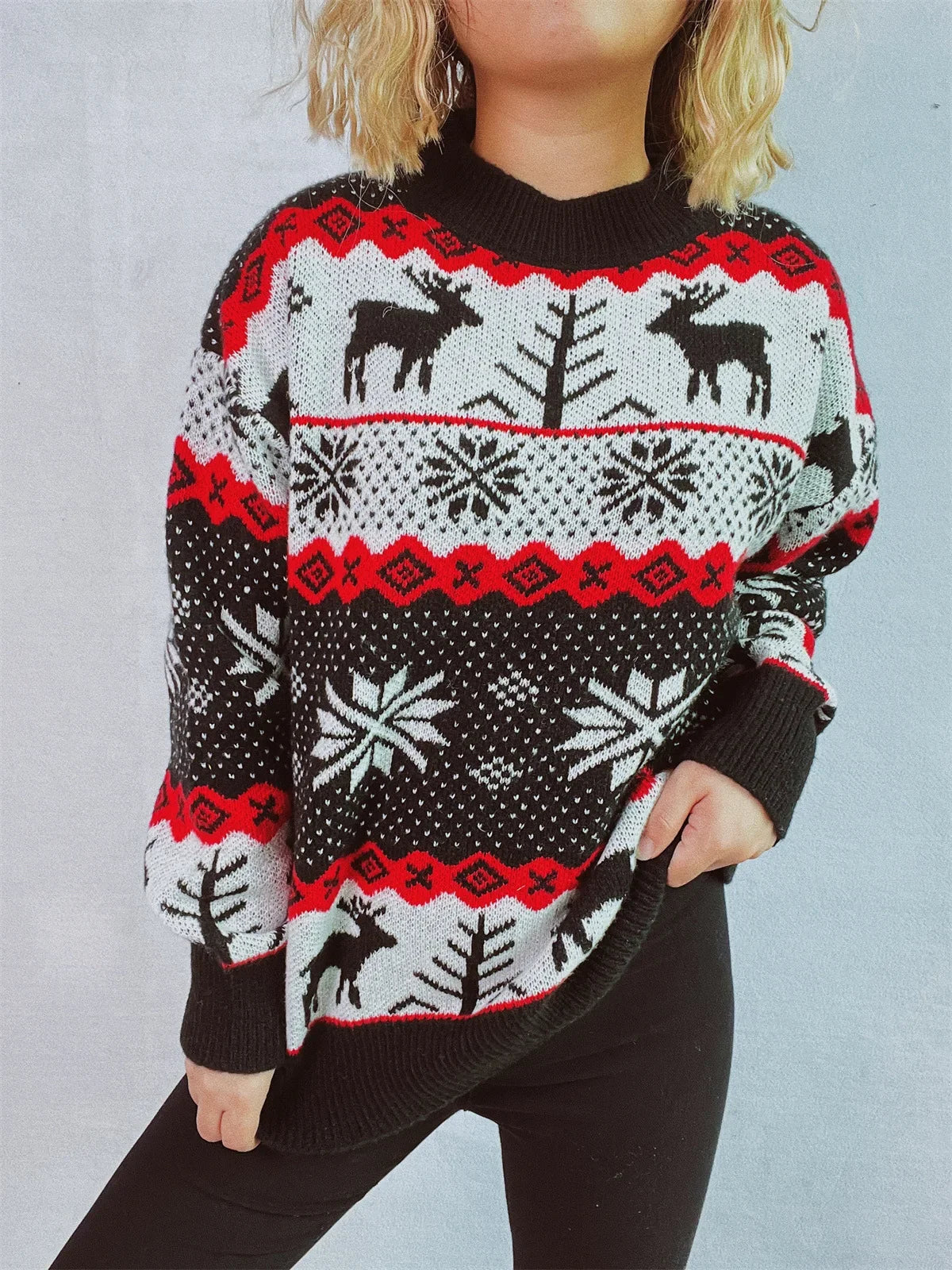 Esther | Women's jacquard knit crew neck sweater with Christmas motifs