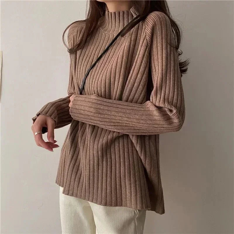 Renee | Women's sweater with a stand-up collar and long sleeves
