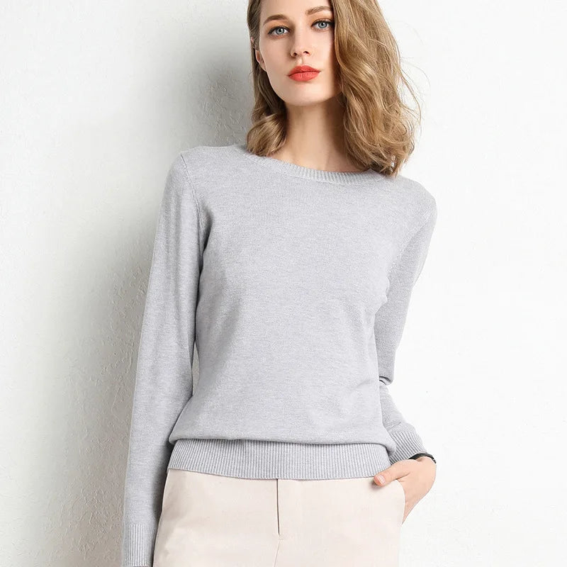 Claudine | Pullover with a slit neckline