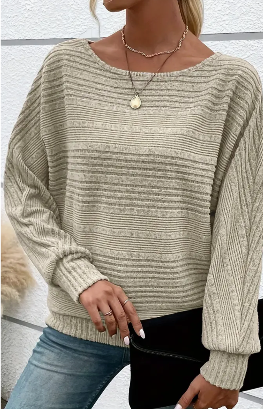 Manon | Women's sweater with long sleeves. Crew neck