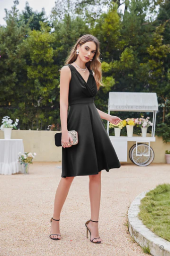 Emilia® | Sleeveless Cocktail Dress With V-Neck And Tapered Bust