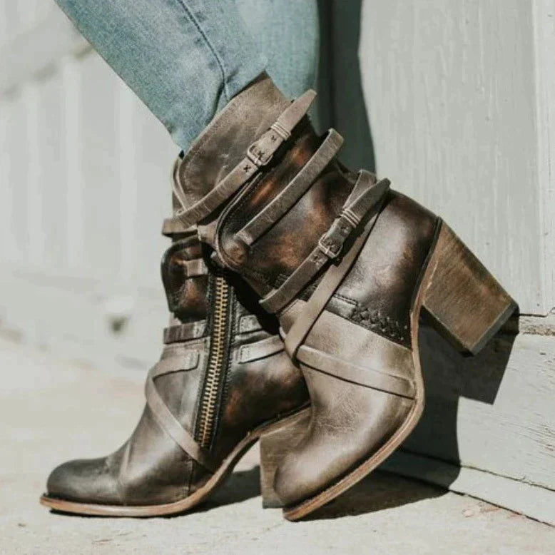 Fabiola | Timeless and supportive orthopedic boots