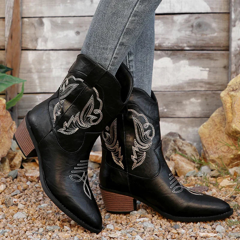 Noelia | Supportive, lightweight orthopedic boots