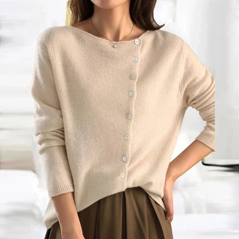 Fabiola® | Elegant sweater with trendy button closure