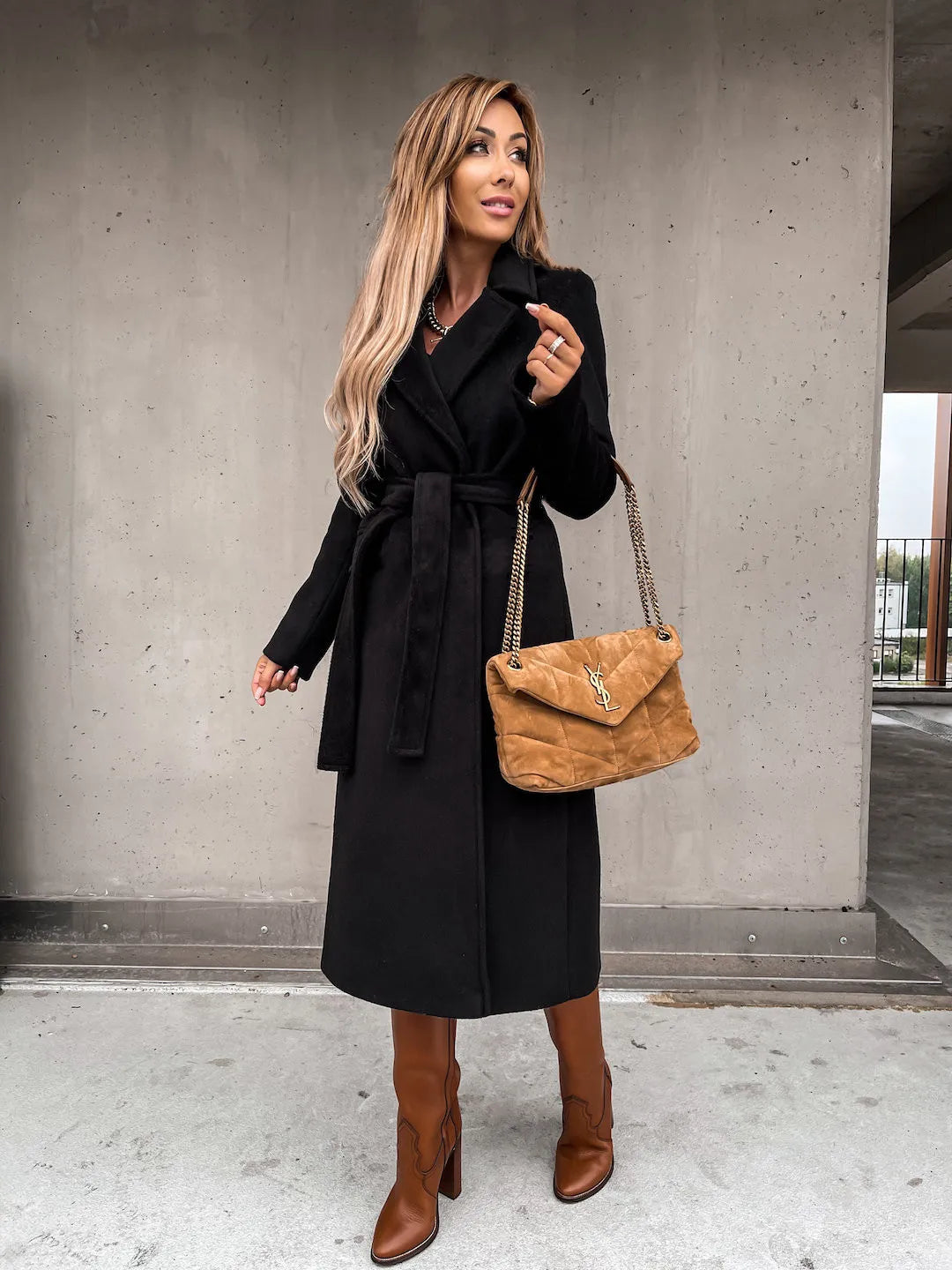 Ximena | Women's trench coat with V-neck and buttons