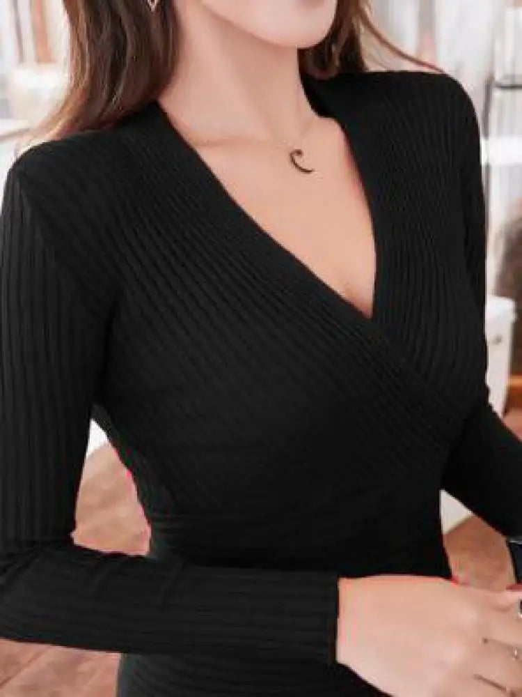 Elsa | Mareike slim-fit V-neck sweater for women