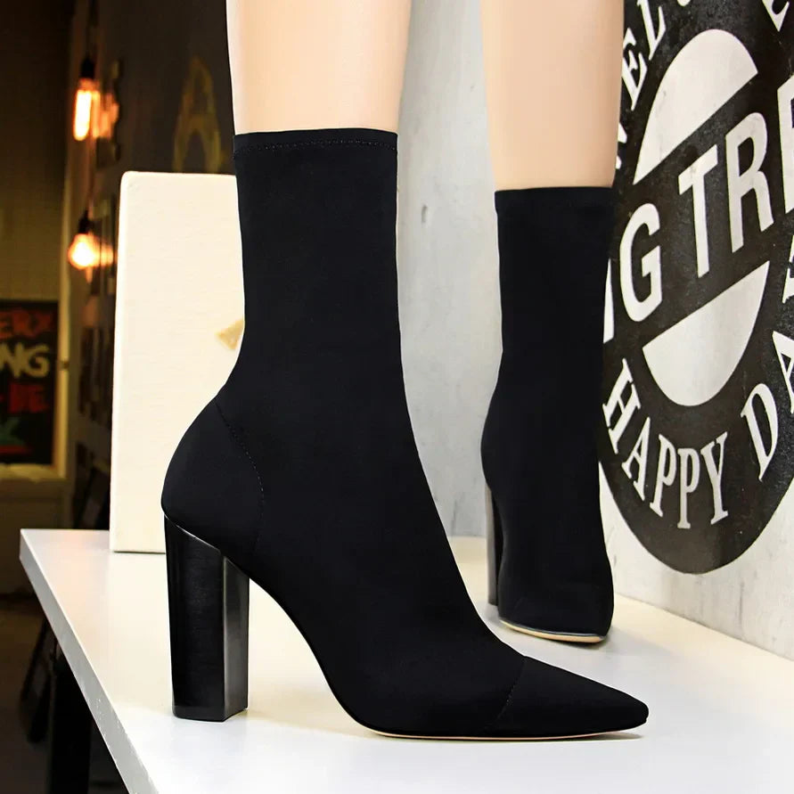 Patricia | High heel ankle boots with pointed toe