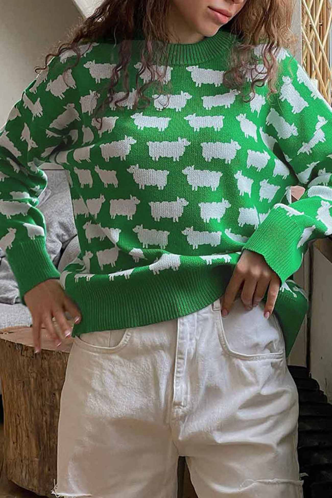 Dagmar | Long-sleeved sweater with a crew neck and a sheep pattern