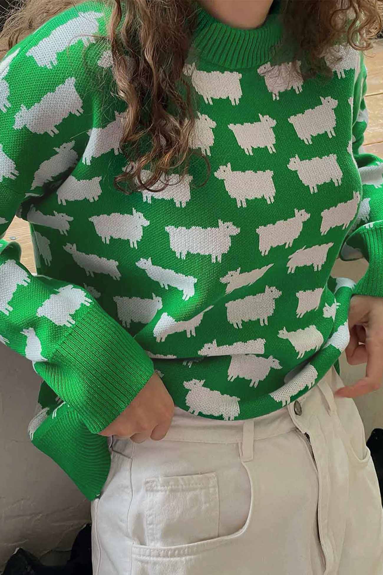 Dagmar | Long-sleeved sweater with a crew neck and a sheep pattern