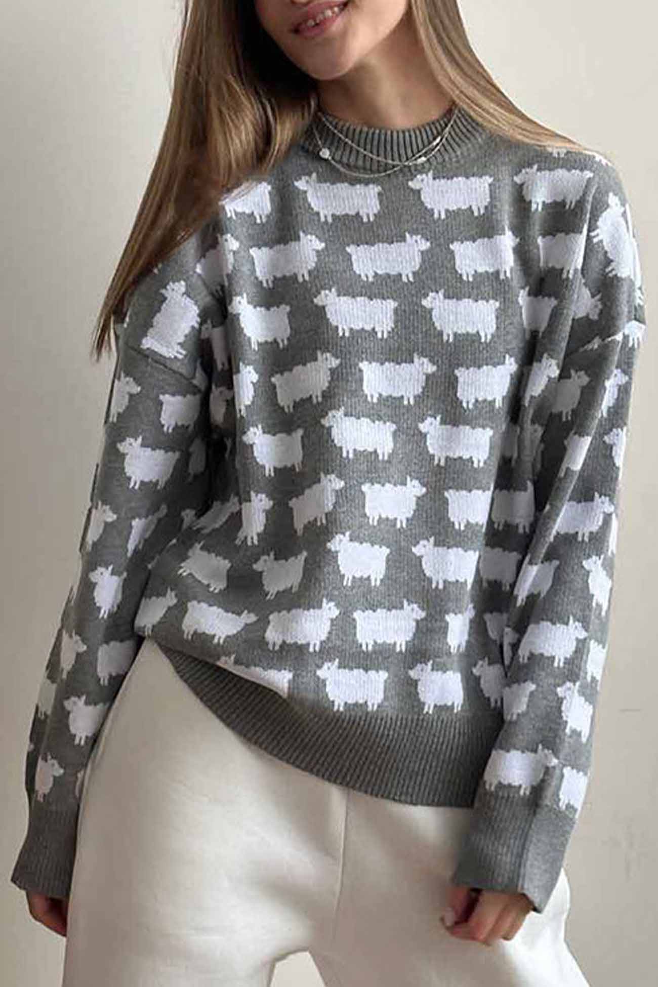 Dagmar | Long-sleeved sweater with a crew neck and a sheep pattern