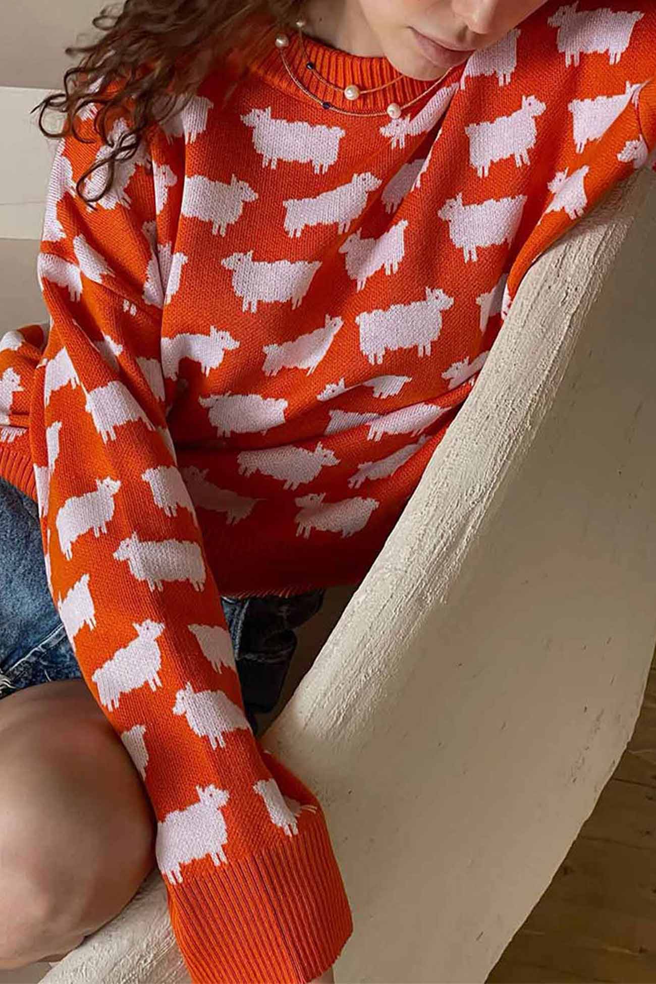 Dagmar | Long-sleeved sweater with a crew neck and a sheep pattern