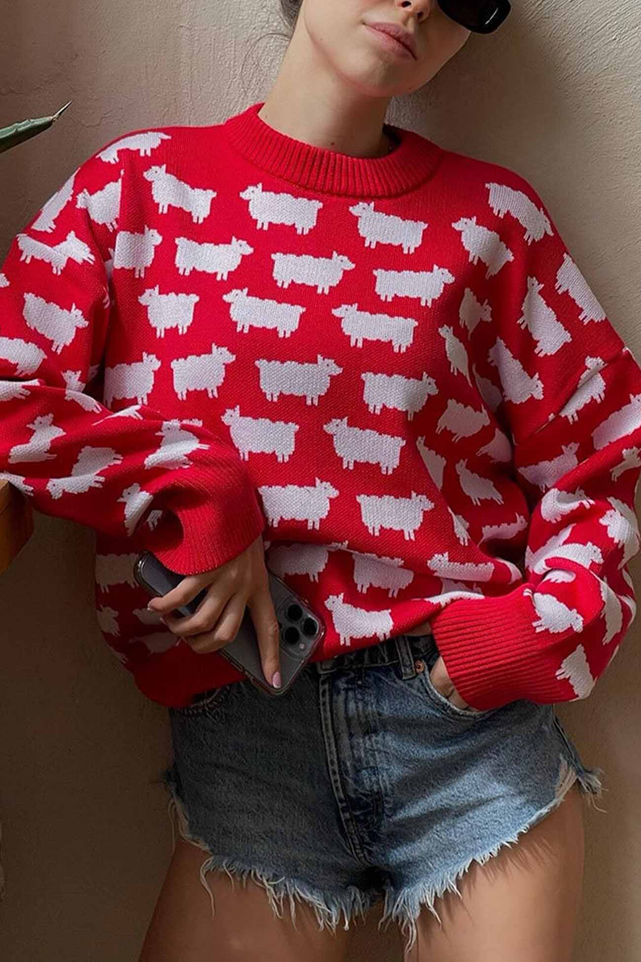 Dagmar | Long-sleeved sweater with a crew neck and a sheep pattern