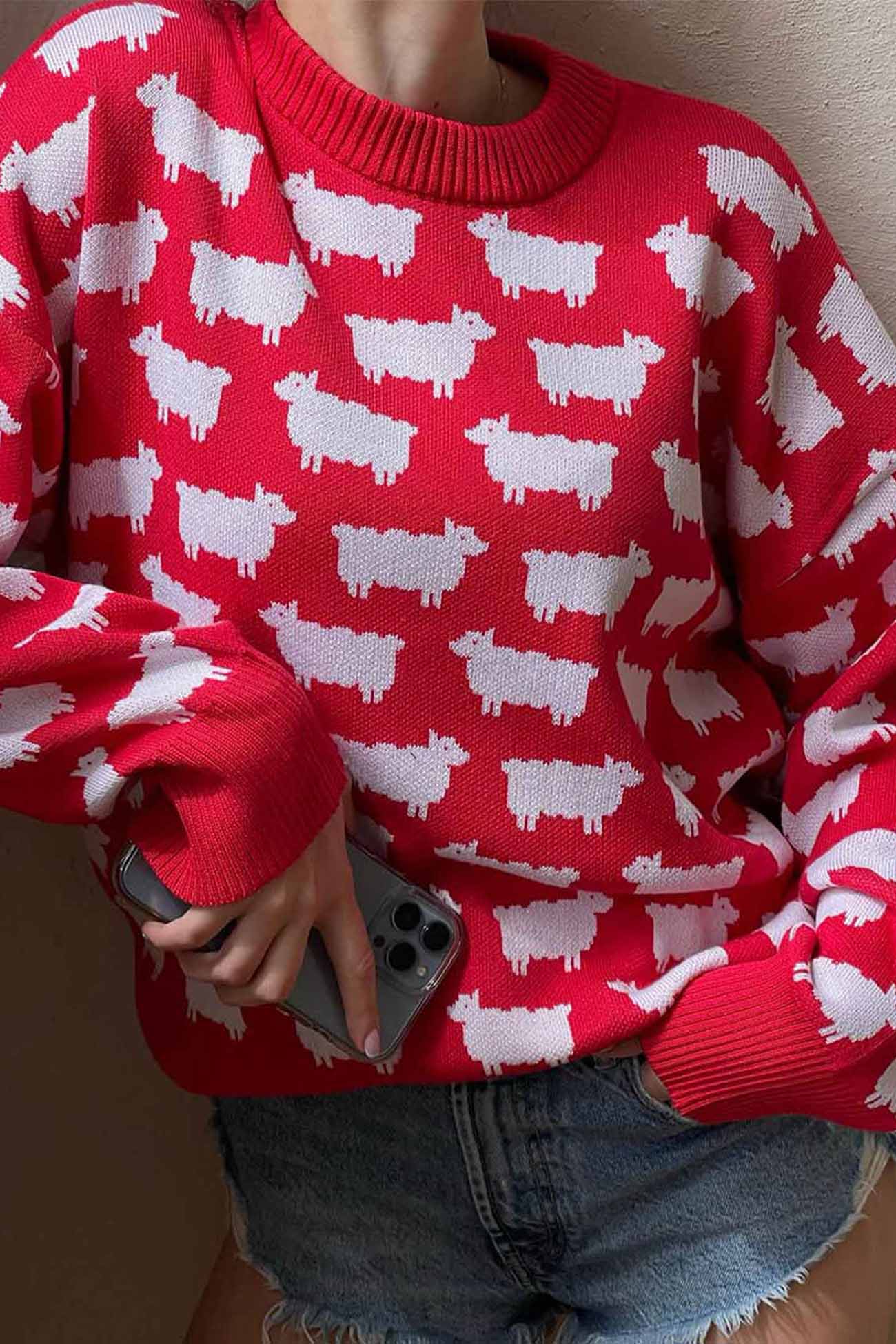 Dagmar | Long-sleeved sweater with a crew neck and a sheep pattern