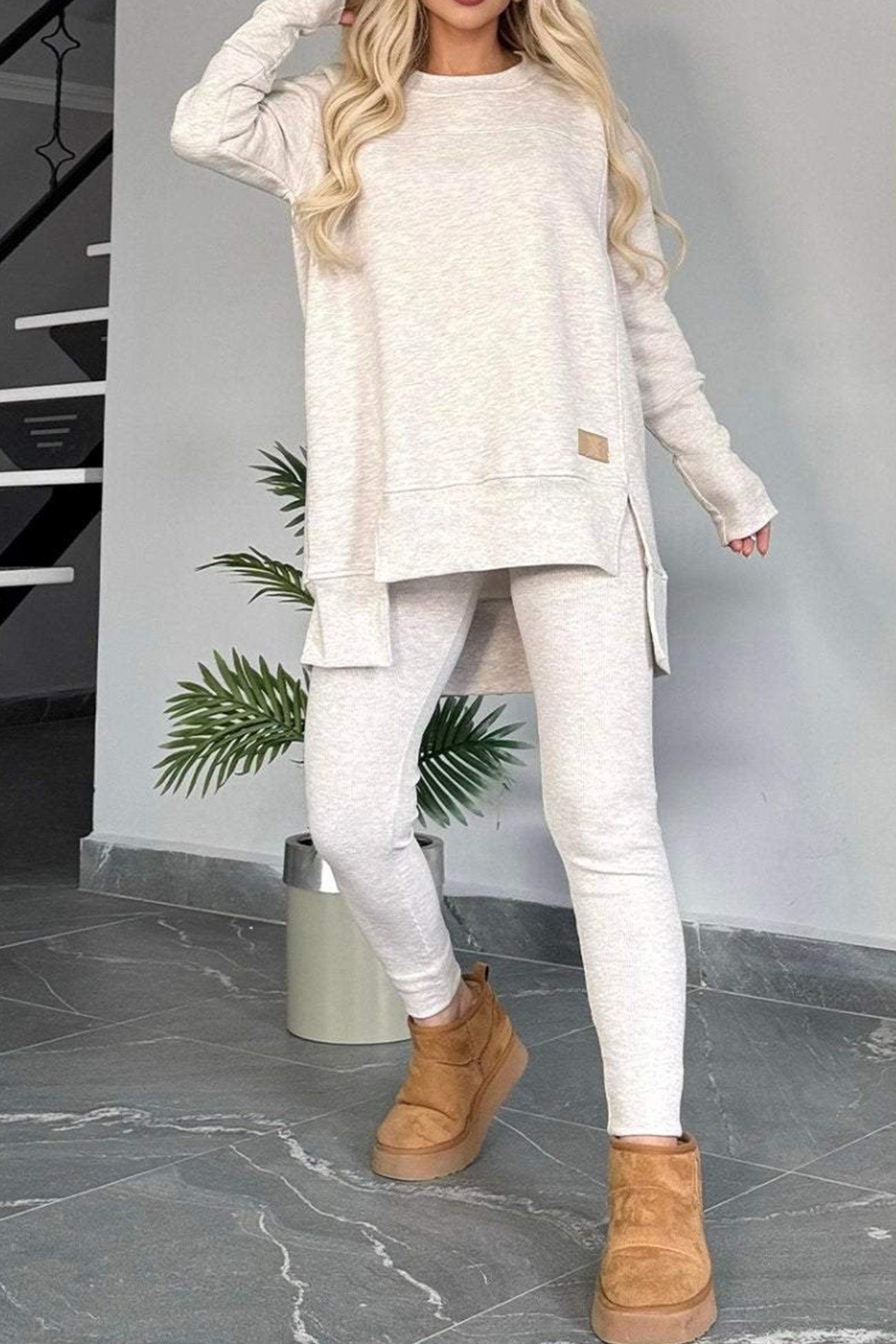 Claudia | Sweatshirt and skinny pants set with a slit and a high low hem