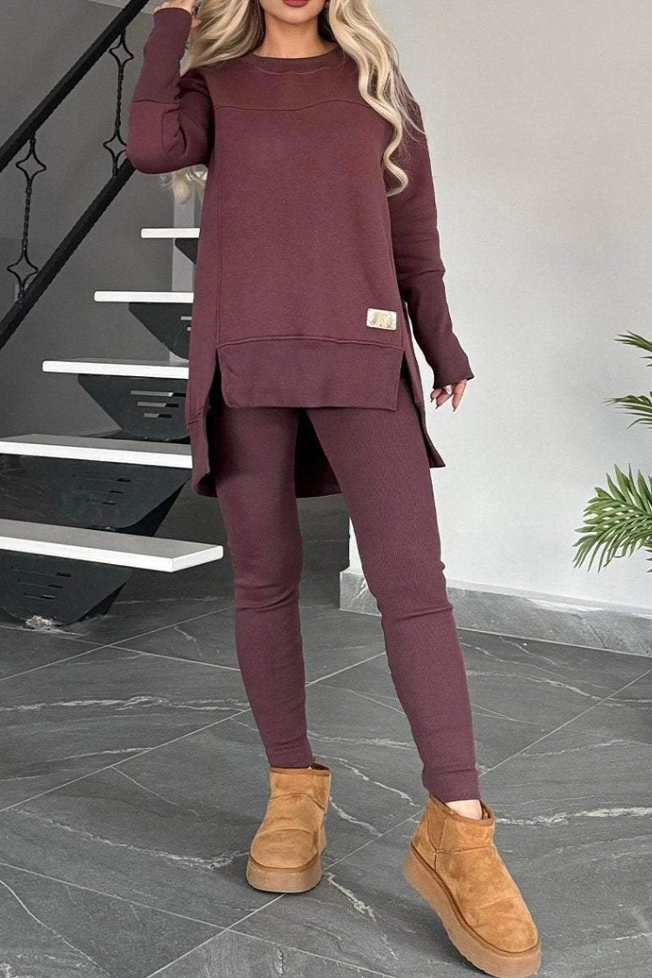 Claudia | Sweatshirt and skinny pants set with a slit and a high low hem