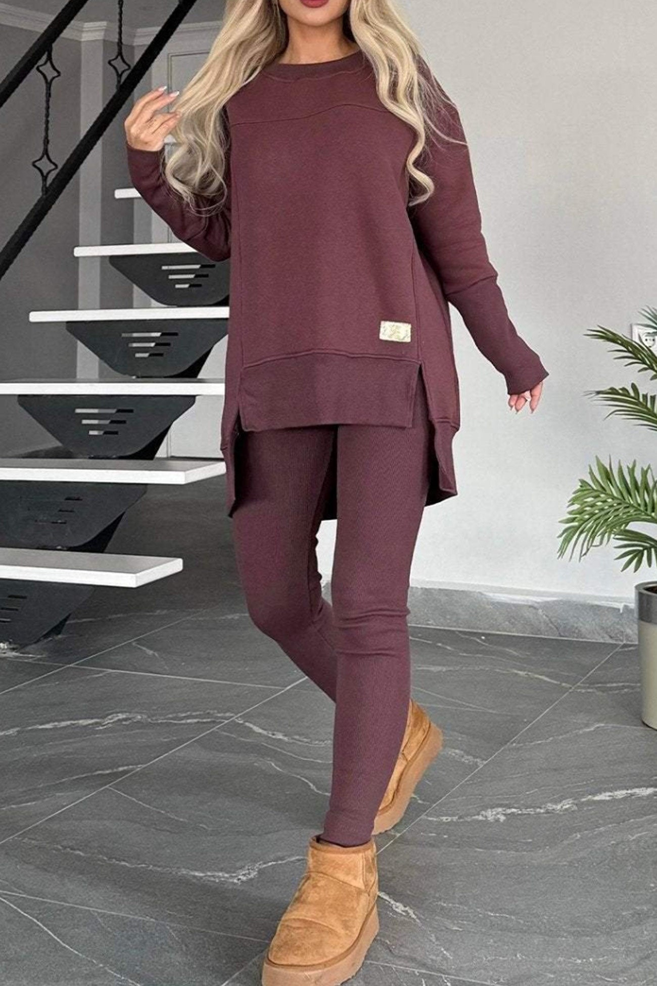Claudia | Sweatshirt and skinny pants set with a slit and a high low hem