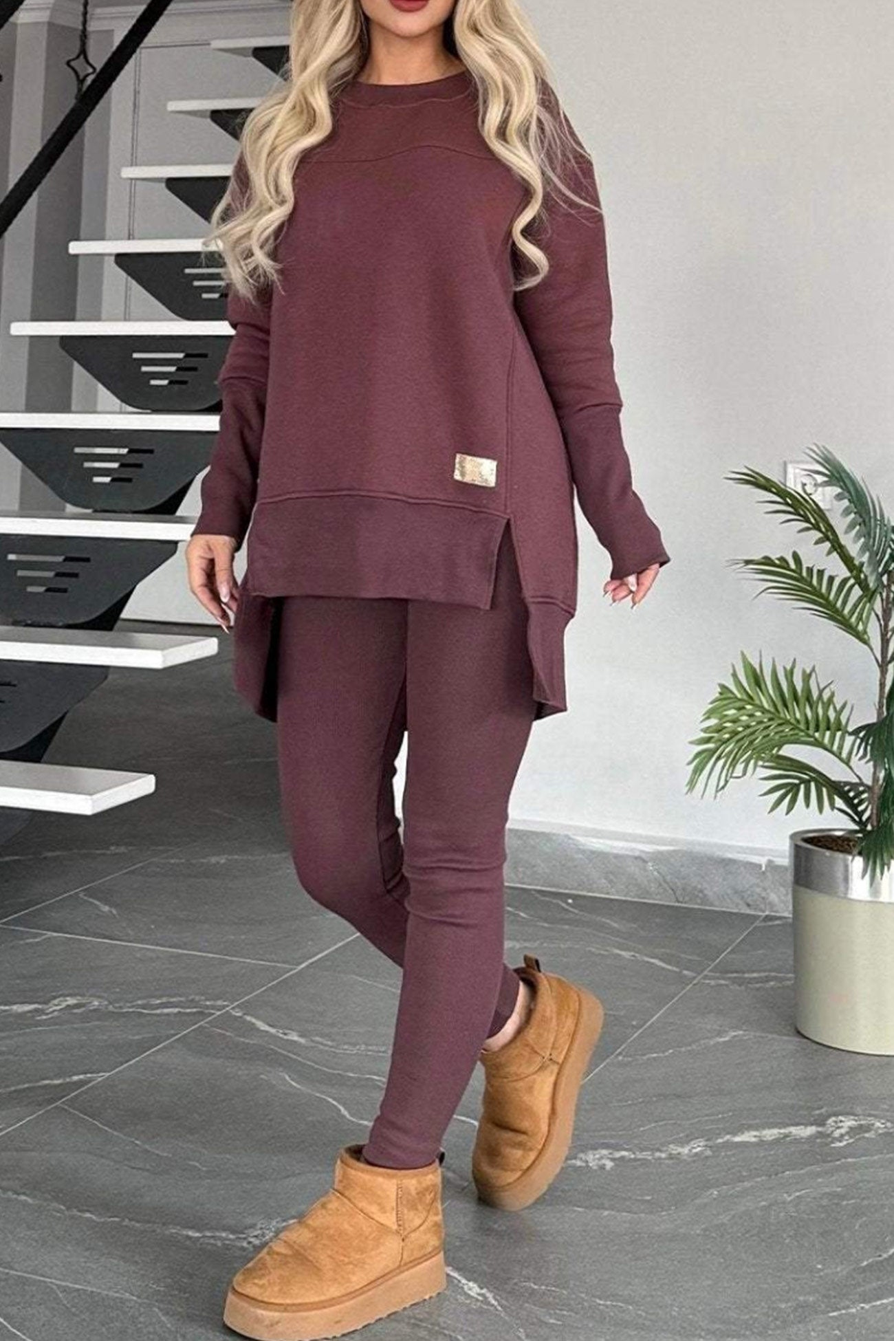Claudia | Sweatshirt and skinny pants set with a slit and a high low hem