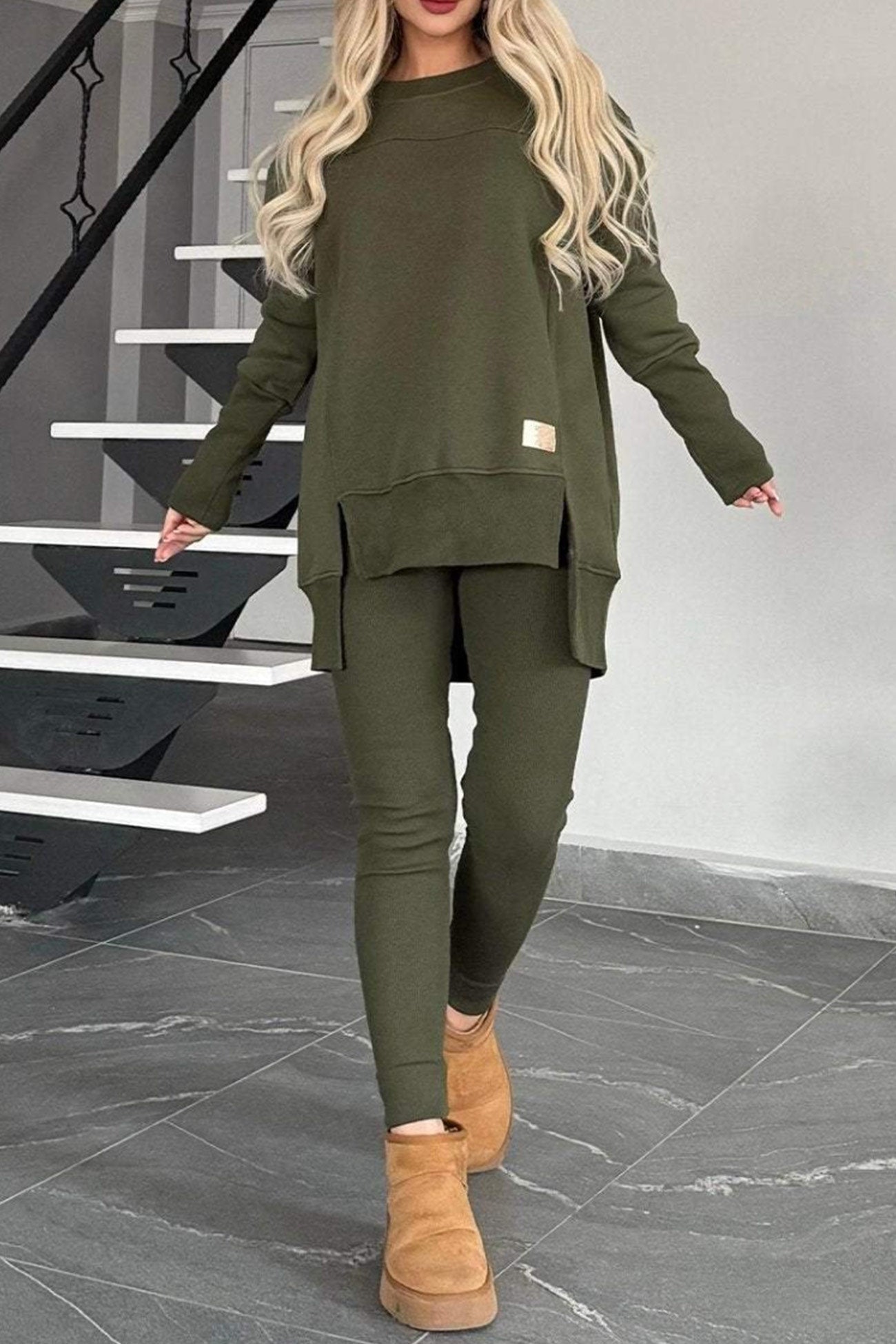 Claudia | Sweatshirt and skinny pants set with a slit and a high low hem
