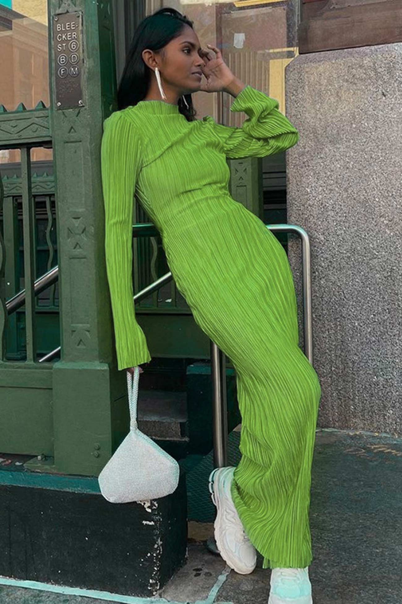 Victoria | Solid color pleated maxi dress with a crew neck