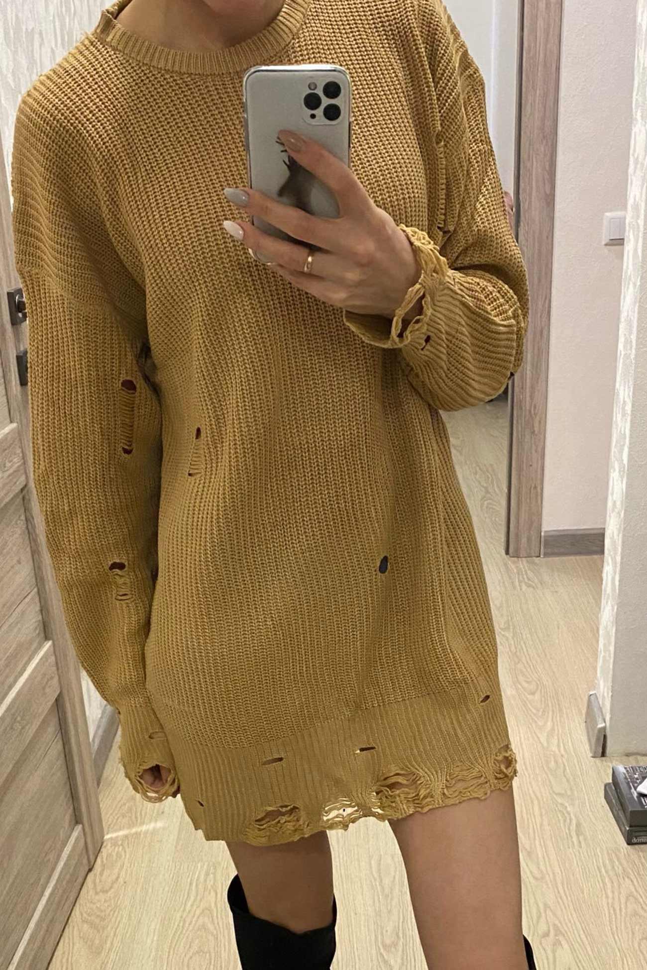 Ingrid | Solid color distressed crew neck sweater