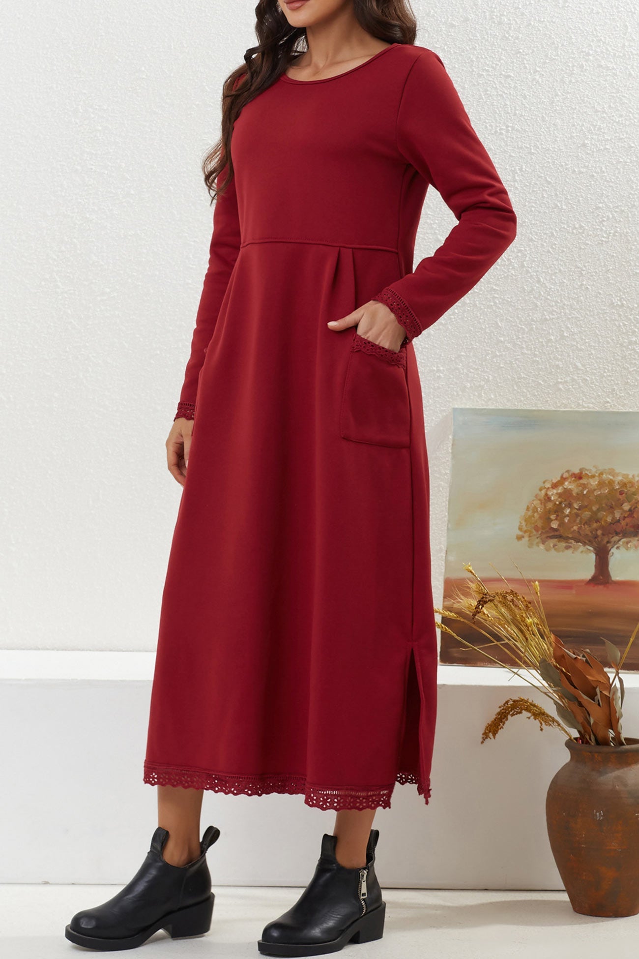 Marta | Solid dress with lace hem and pockets
