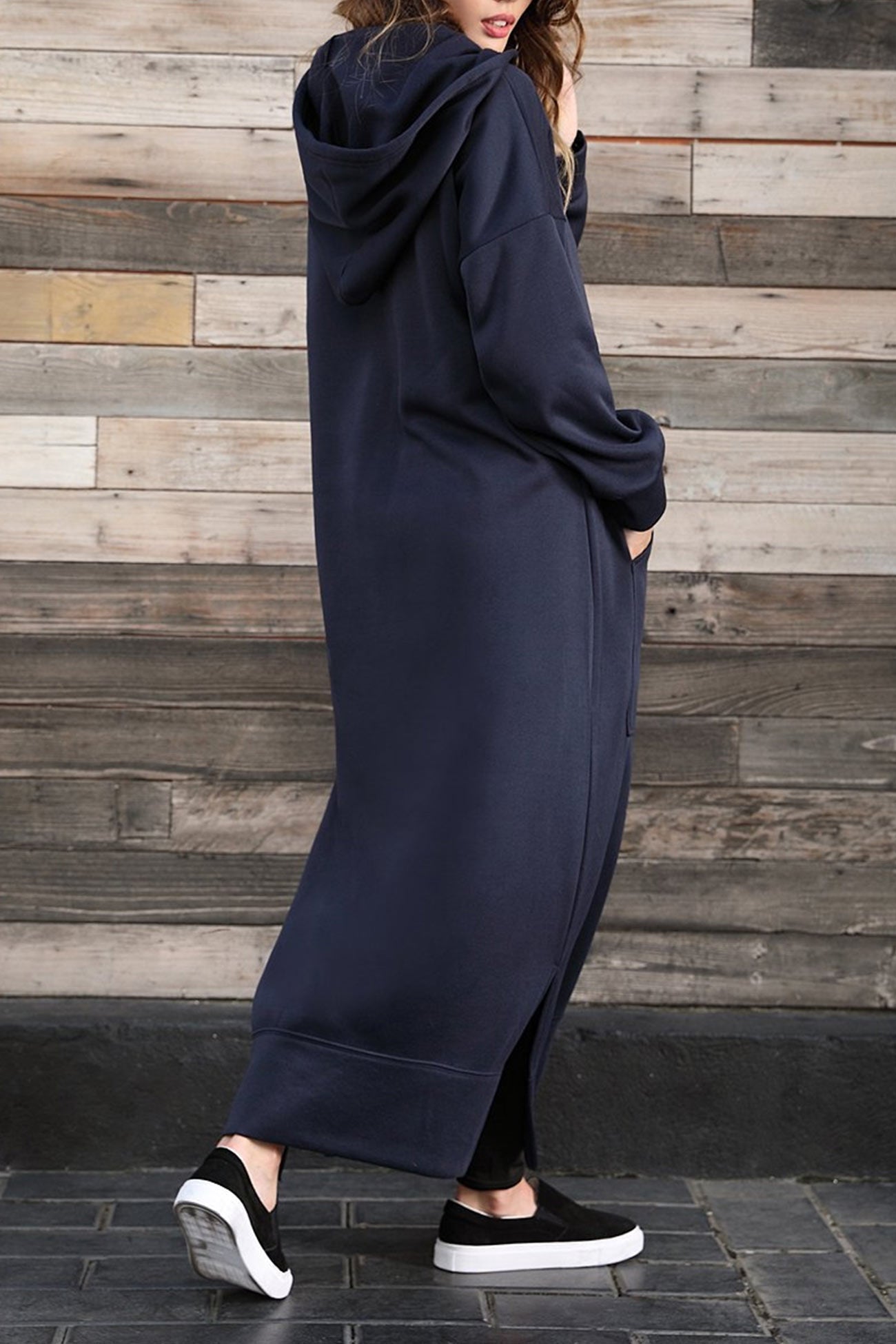 Nadia | Solid hooded dress with pockets and a slit at the hem
