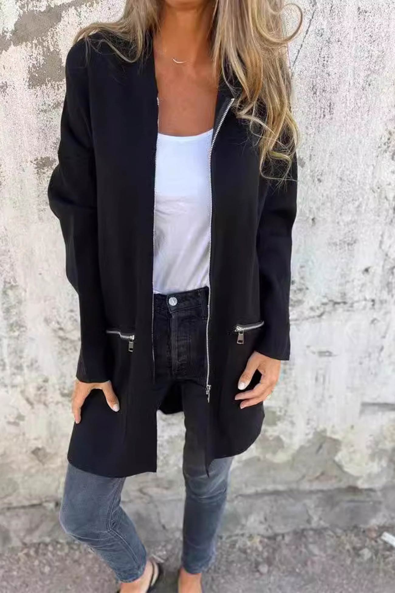 Monica | Mid-length hoodie with a fixed zip