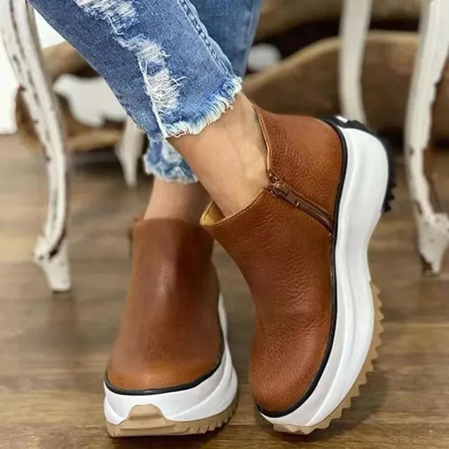 Gloria | Stylish and supportive orthopedic footwear.