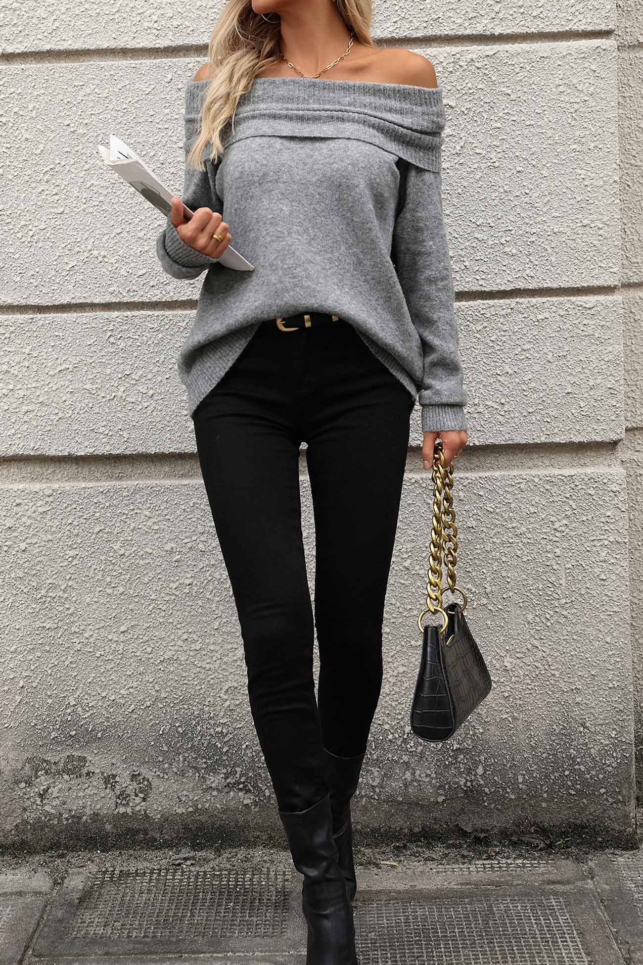Laura | Solid color sweater with a stacked collar
