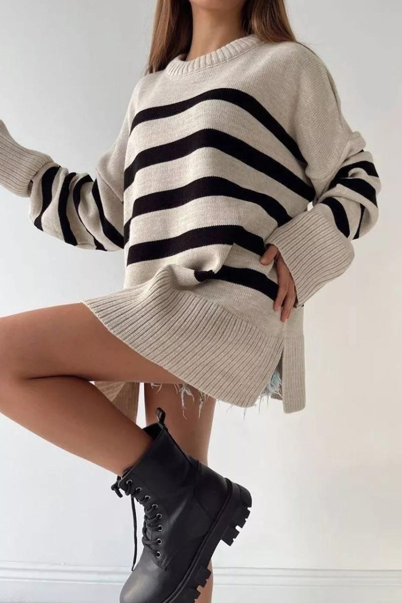 Josefina | Striped slit sweater with a crew neck