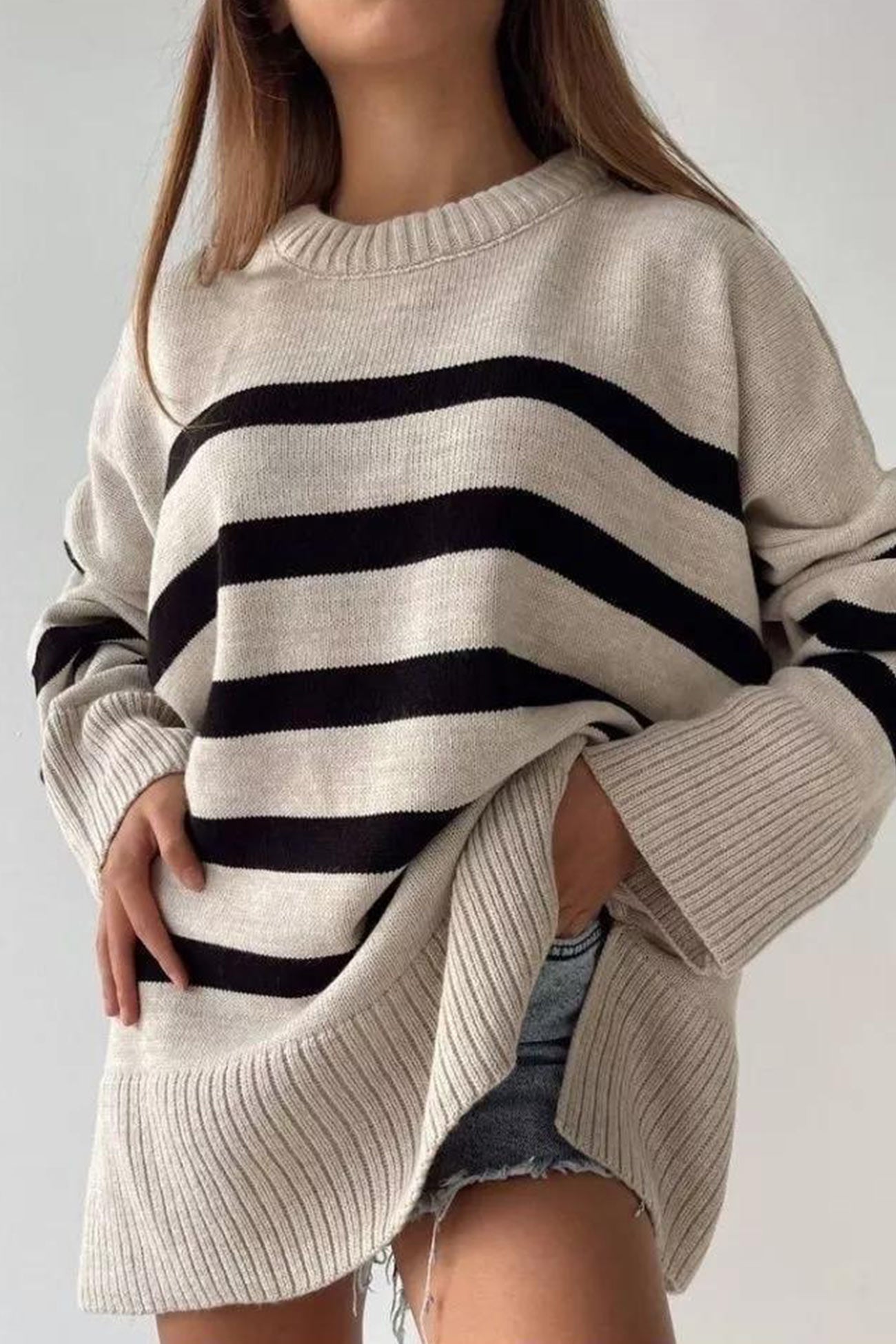 Josefina | Striped slit sweater with a crew neck