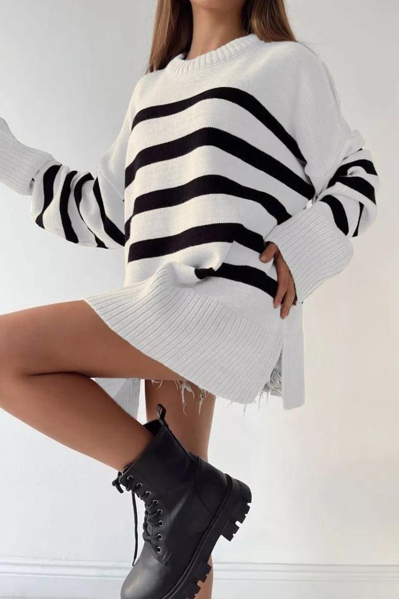 Josefina | Striped slit sweater with a crew neck