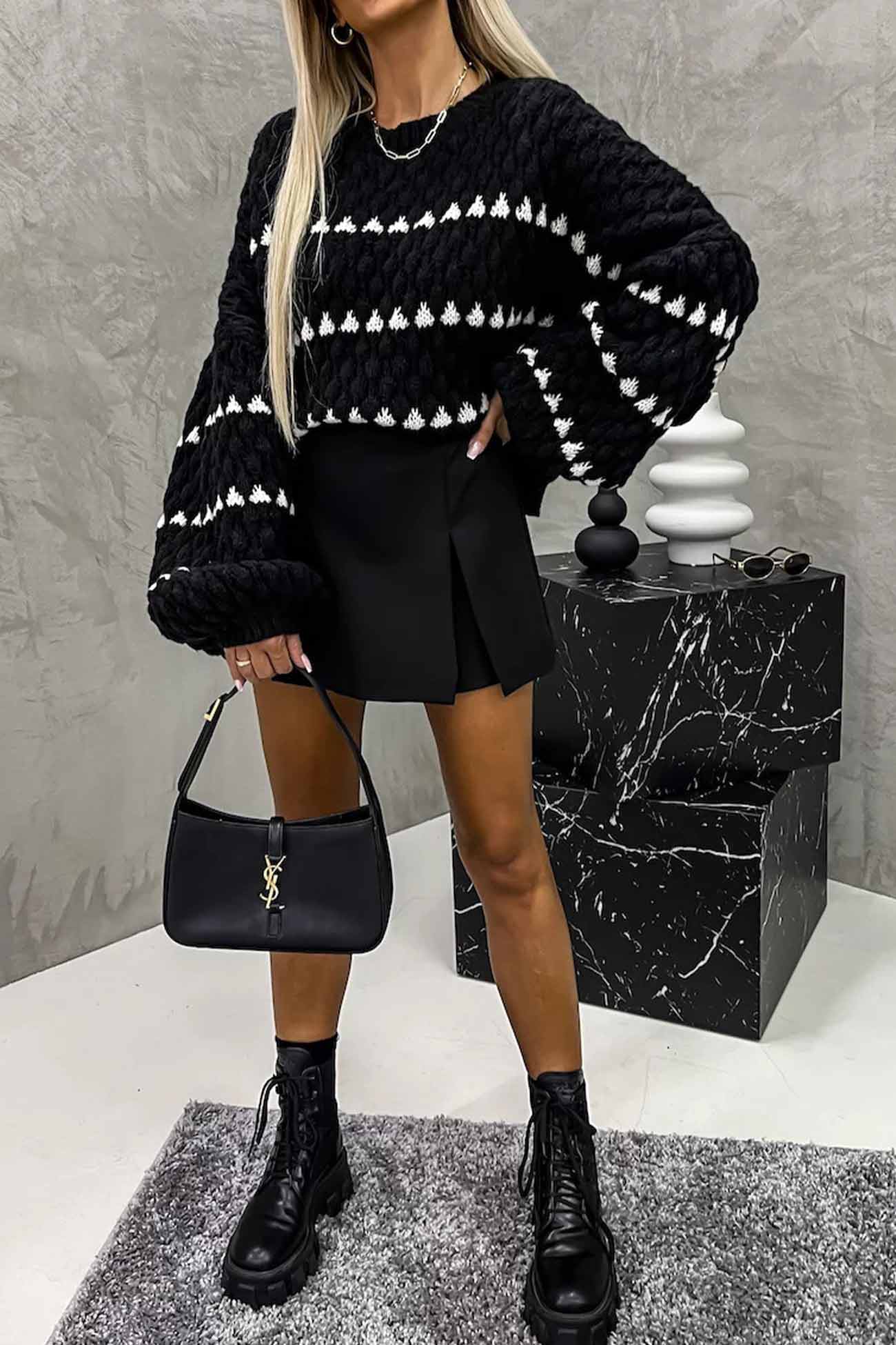 Bianca | Striped sweater with a crew neck and batwing sleeves
