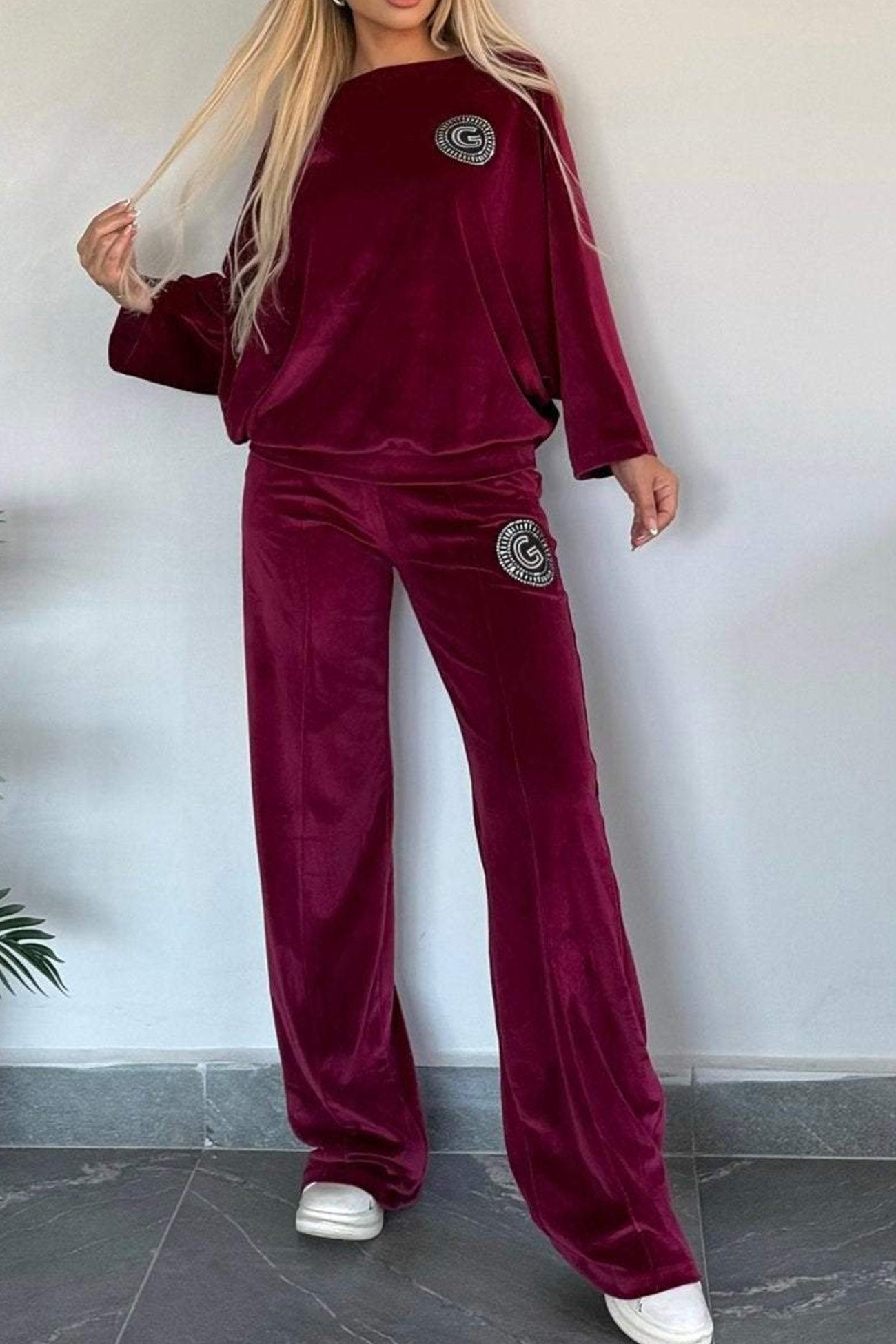 Cristina | Two-piece suede suit with batwing sleeves