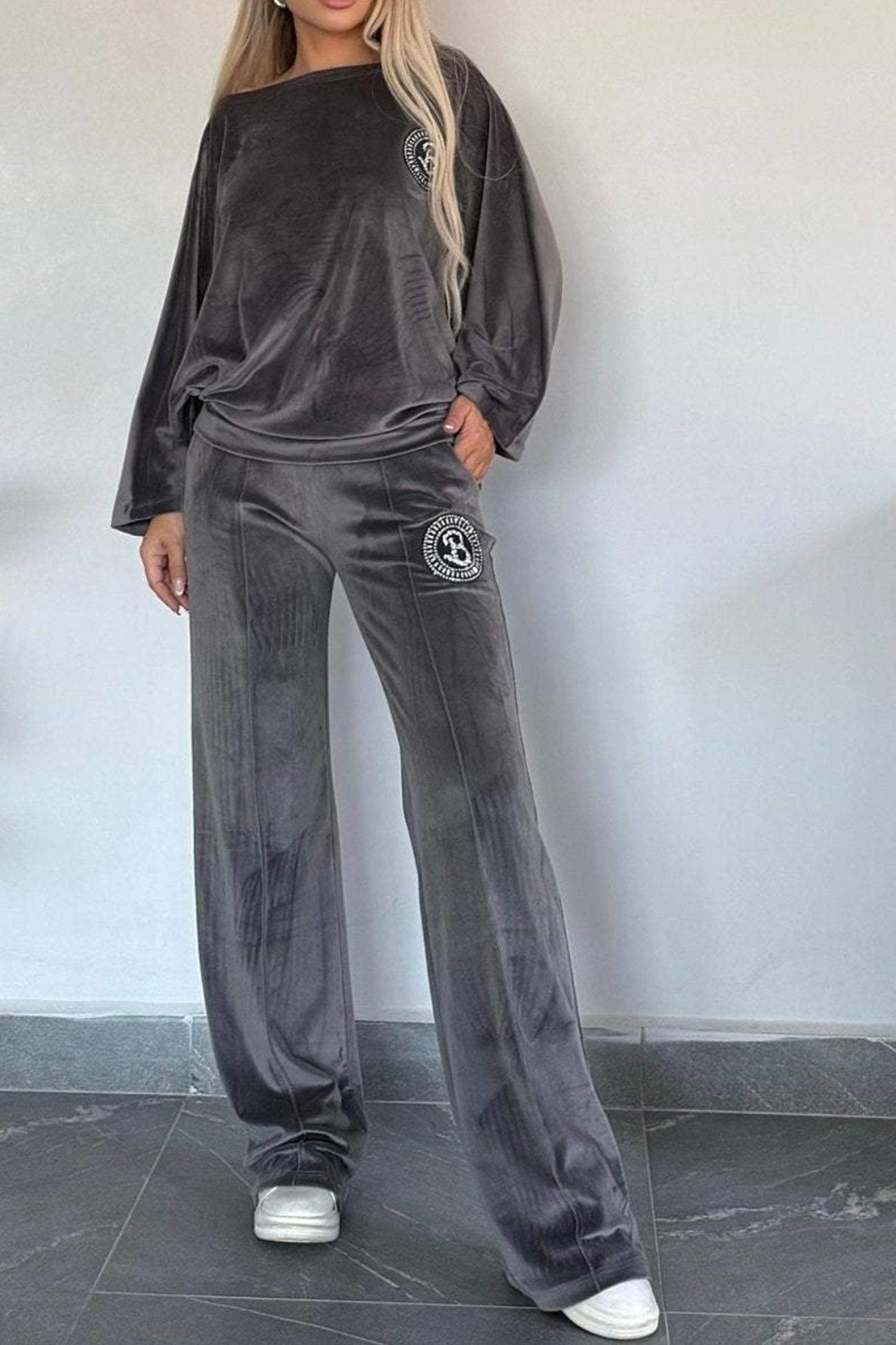 Cristina | Two-piece suede suit with batwing sleeves