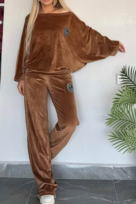 Cristina | Two-piece suede suit with batwing sleeves