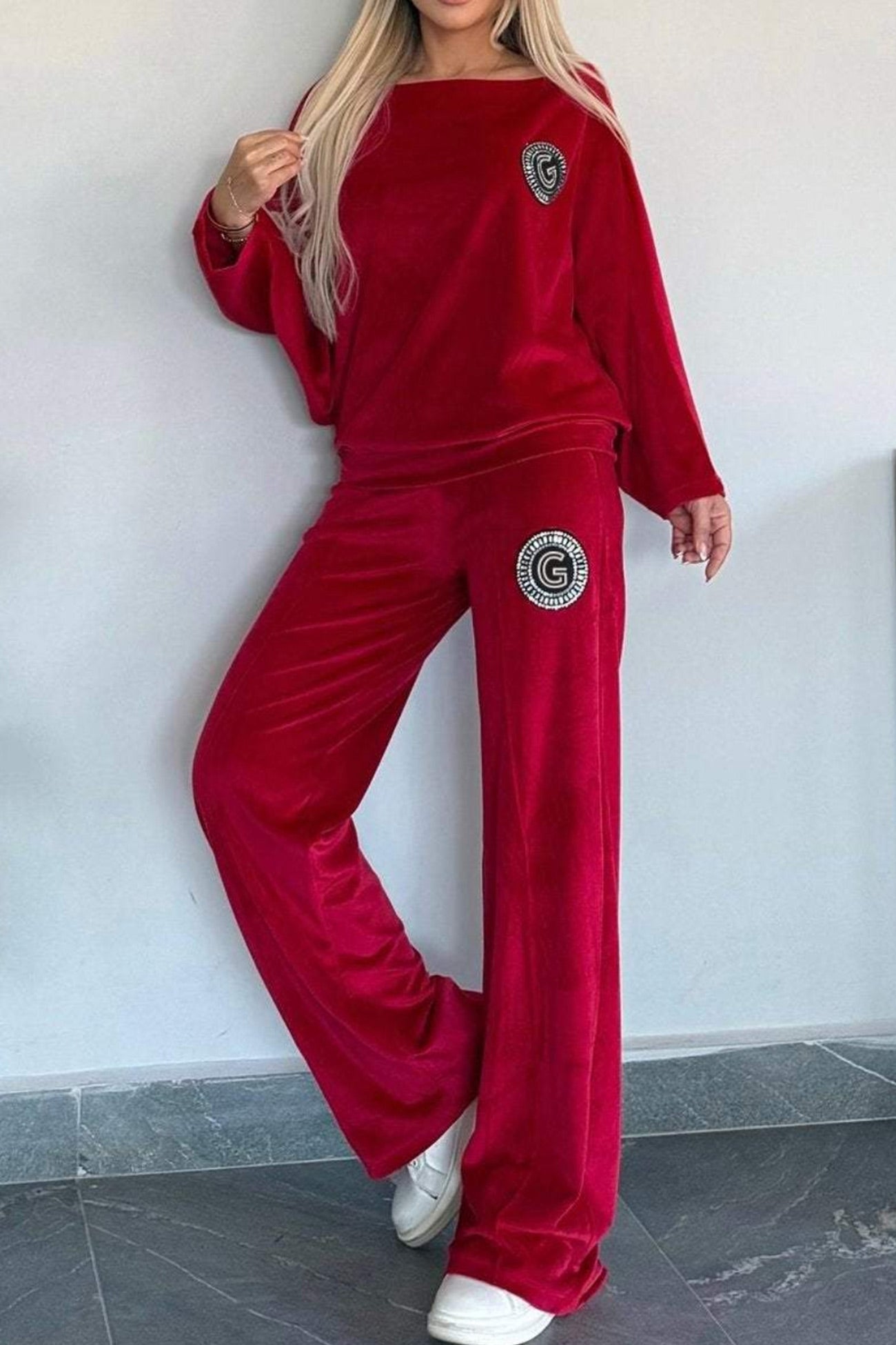 Cristina | Two-piece suede suit with batwing sleeves