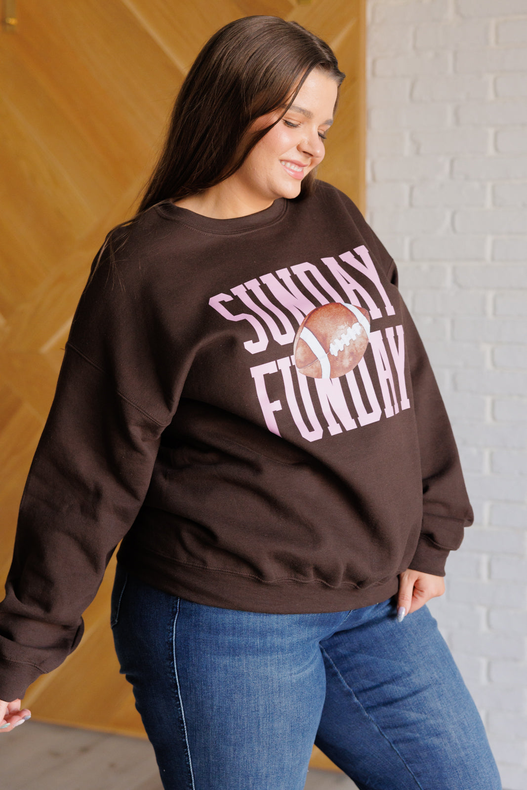 Teresa | Sweatshirt with Sunday Funday graphic