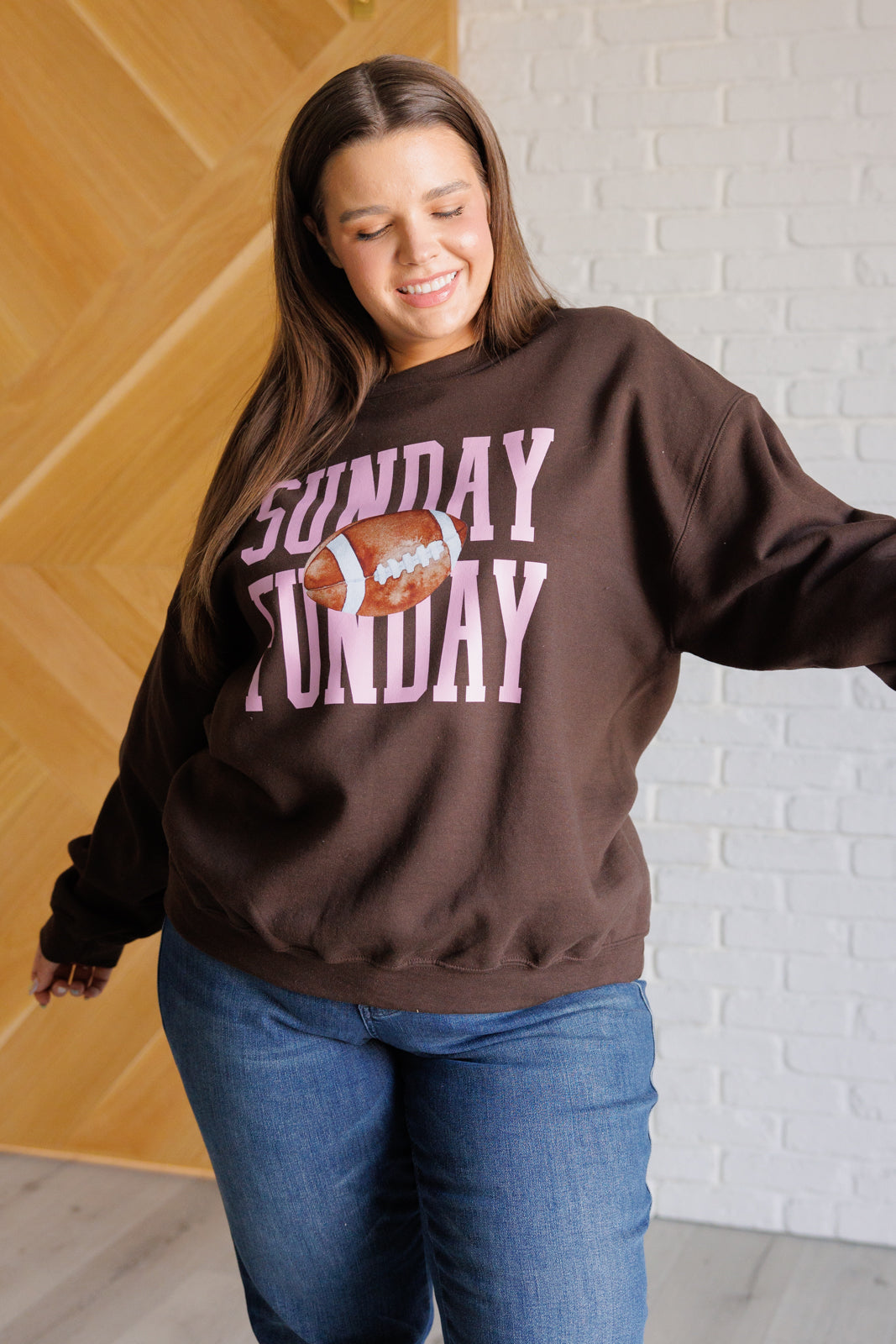 Teresa | Sweatshirt with Sunday Funday graphic