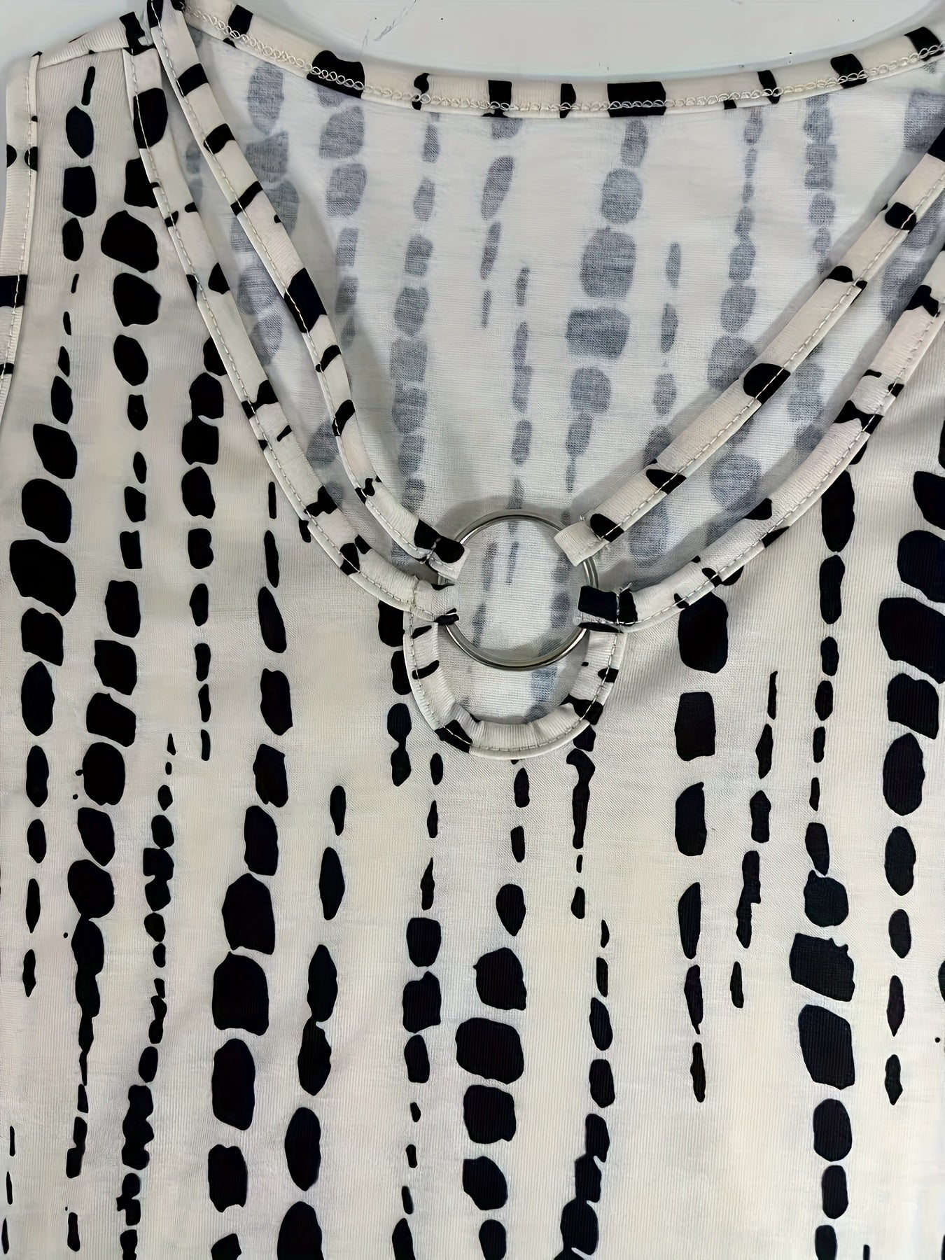 Luz® | Sleeveless Design & Abstract Print