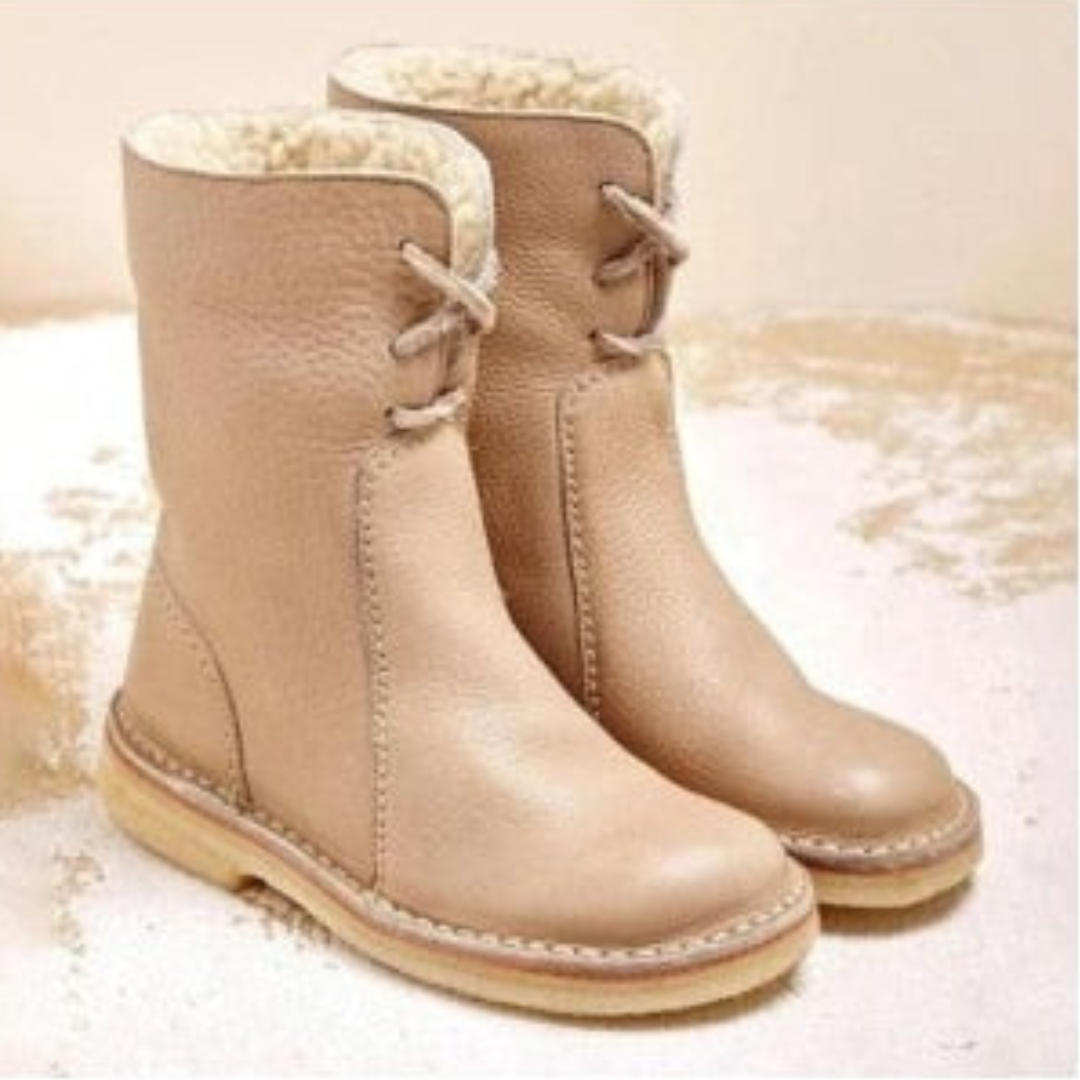 Renata | Fashionable supportive orthopedic footwear.
