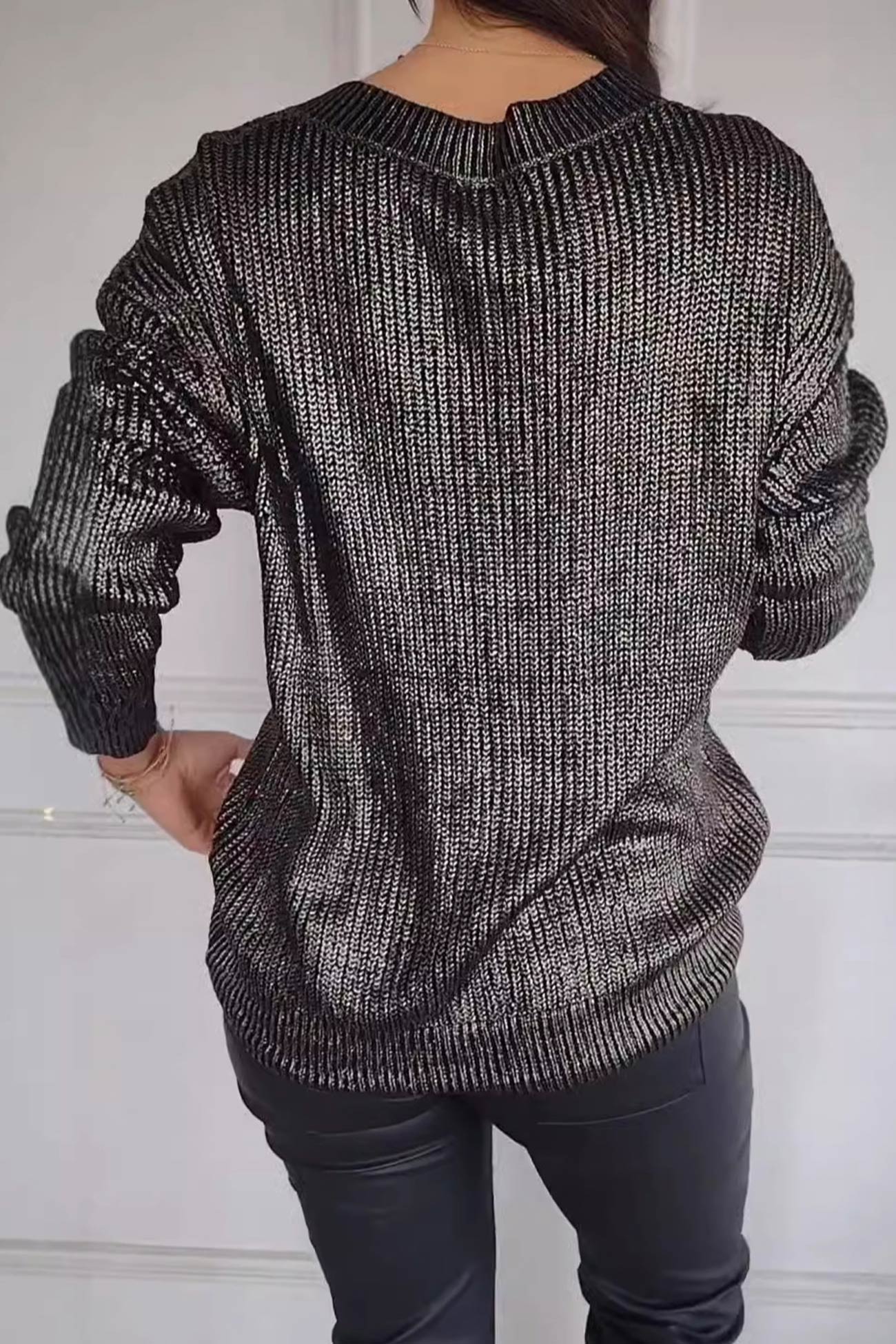 Victoria | Light silk sweater with V-neck