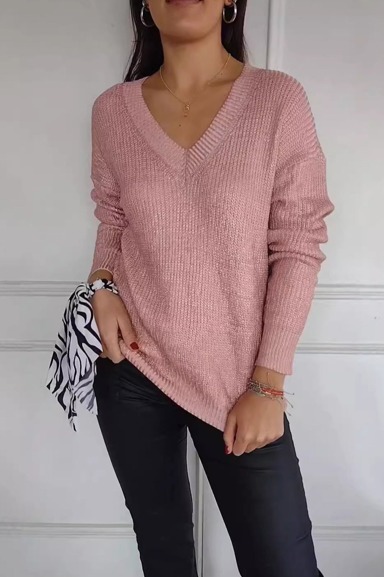 Victoria | Light silk sweater with V-neck